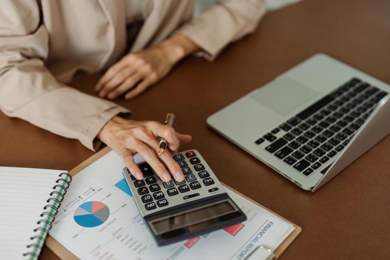 Comment r&eacute;aliser une simulation financi&egrave;re fiable avant d'investir en EHPAD